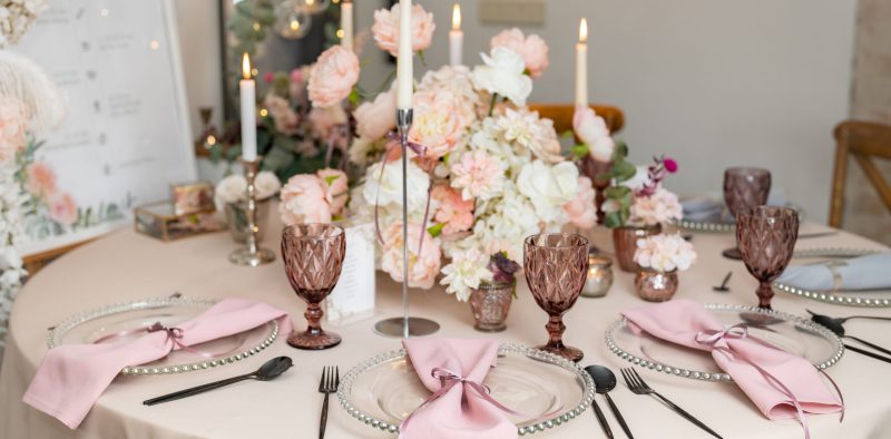 professionelles Bild von Hochzeitstisch einer Hochzeitsplanerin in leipzig