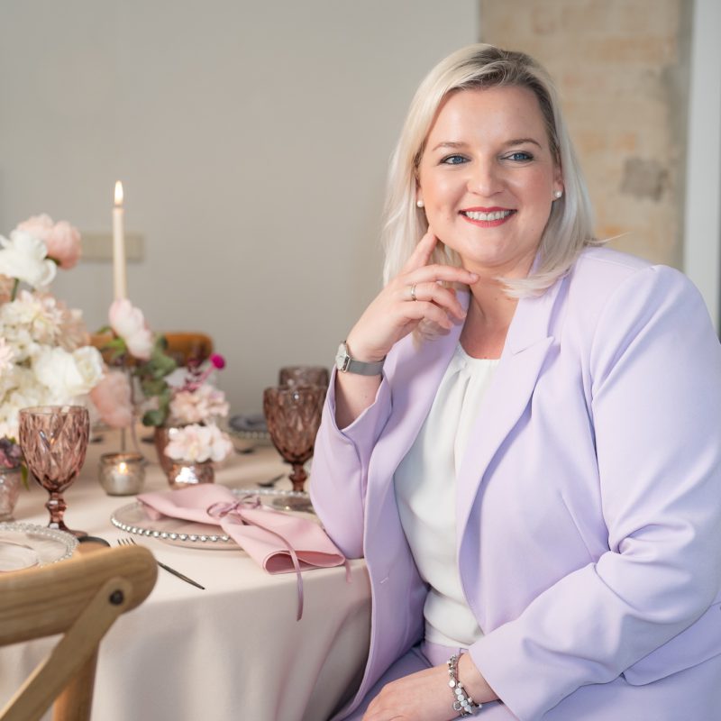 Business Portrait von Weddingplanerin Sarah Schötter